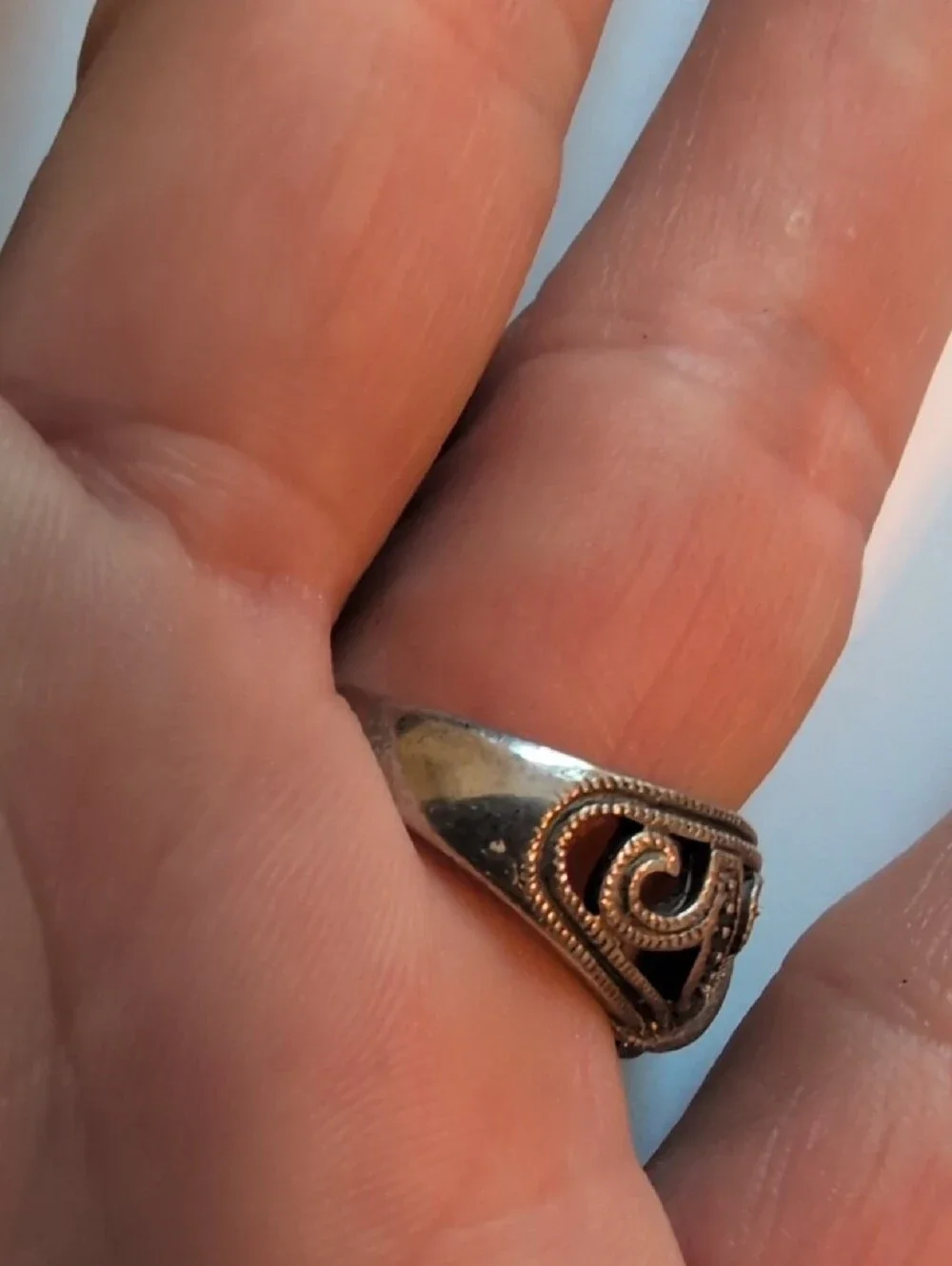 Sterling Silver Marcasite Swirl Band Ring - Size 8